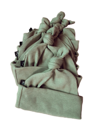 babymutsje oud groen