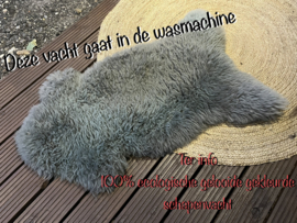 Hoe een gekleurde schapenvacht te wassen ?