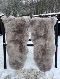 Grote beige vacht. Gemiddelde maat +/ 1.50 cm