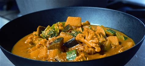 vega: heerlijke kruidige curry met groenten en rijst