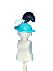 hoed aqua blauw / zwart & witte veer 30245013