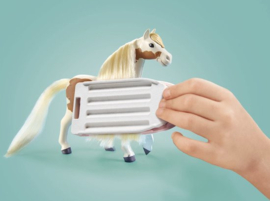 Ellie met paard - 71639