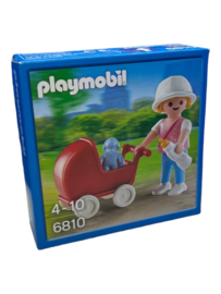 Meisje met poppenwagen - 6810