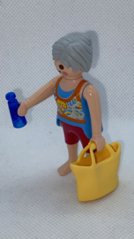 9047