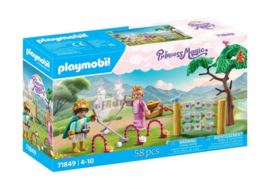 Koninklijke kinderen in speeltuin - 71849