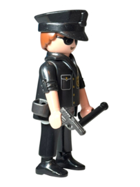 my happy Serie 13 man 6 old Politie agent