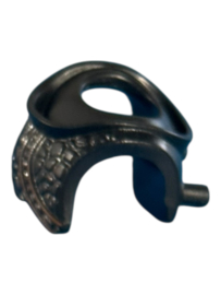 kraag zwart met pinnen