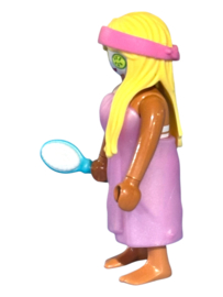 serie 22 vrouw met masker