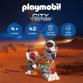 ESA Astronaut met Robot - 72014