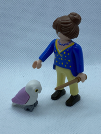 9058