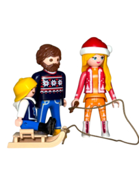 Winter pret - familie sleetje rijden