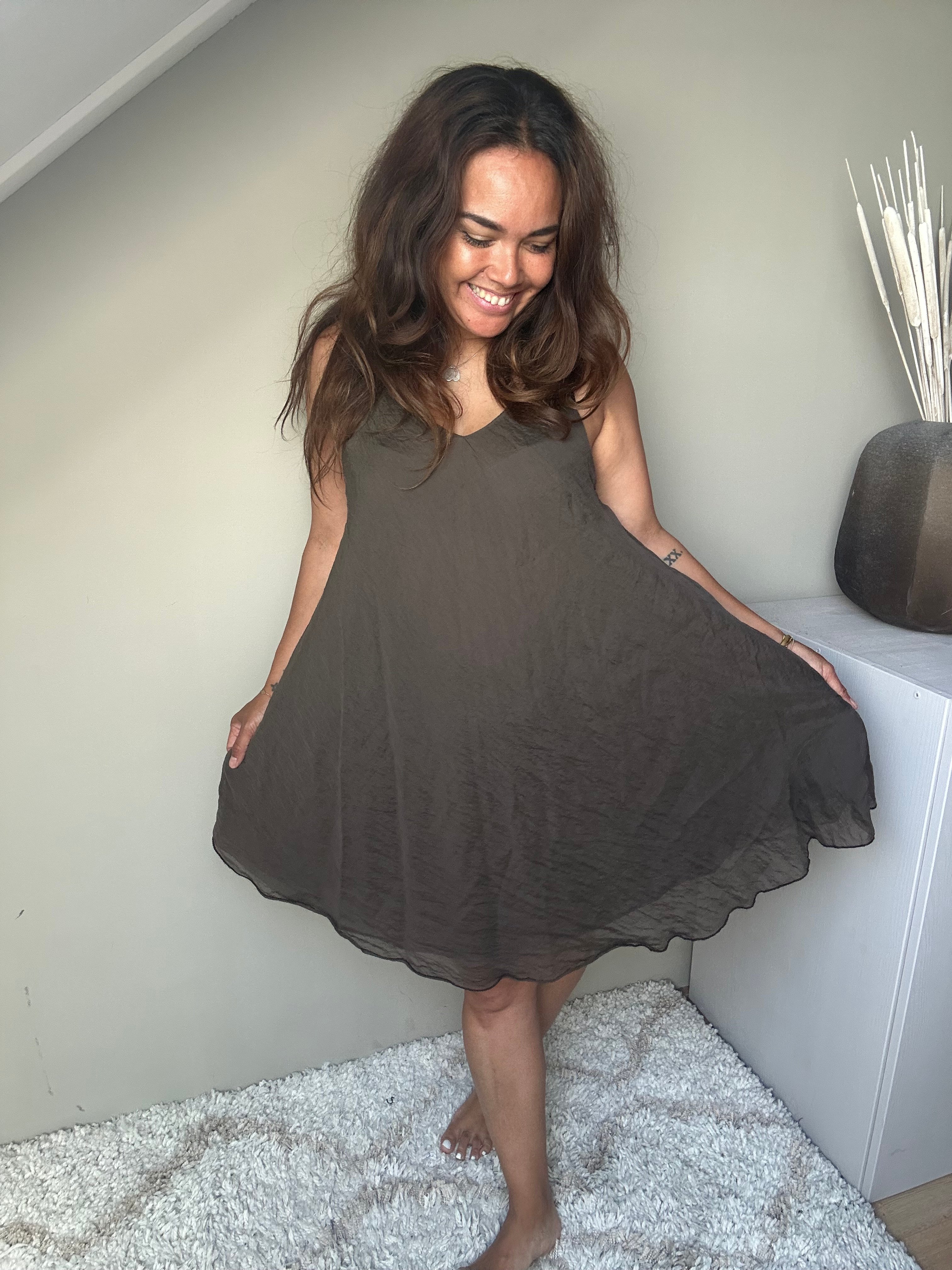 Short beach dress brown