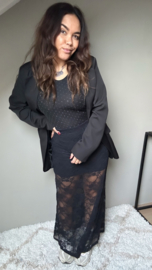 Lace skirt