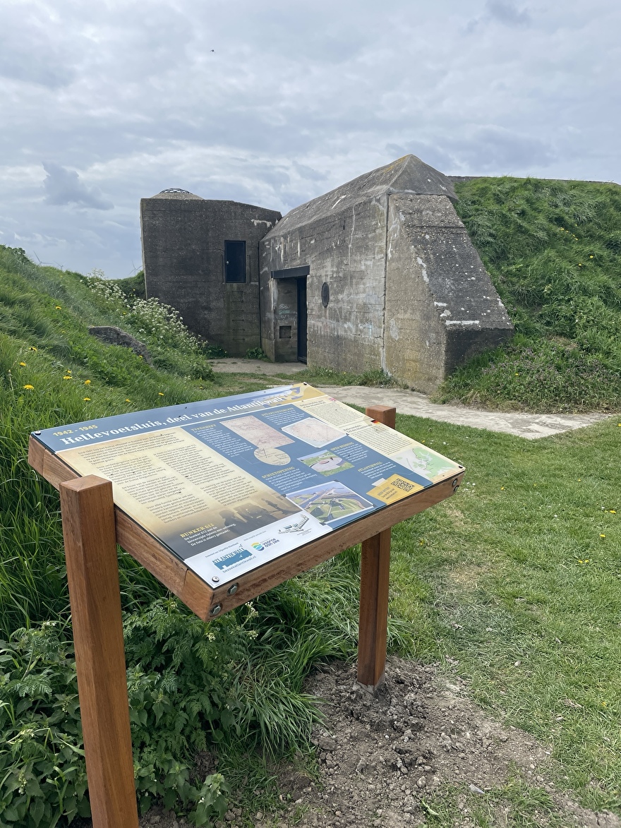 Paneel WO2 bunker 612