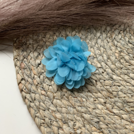 Chiffon bloem licht blauw 7cm