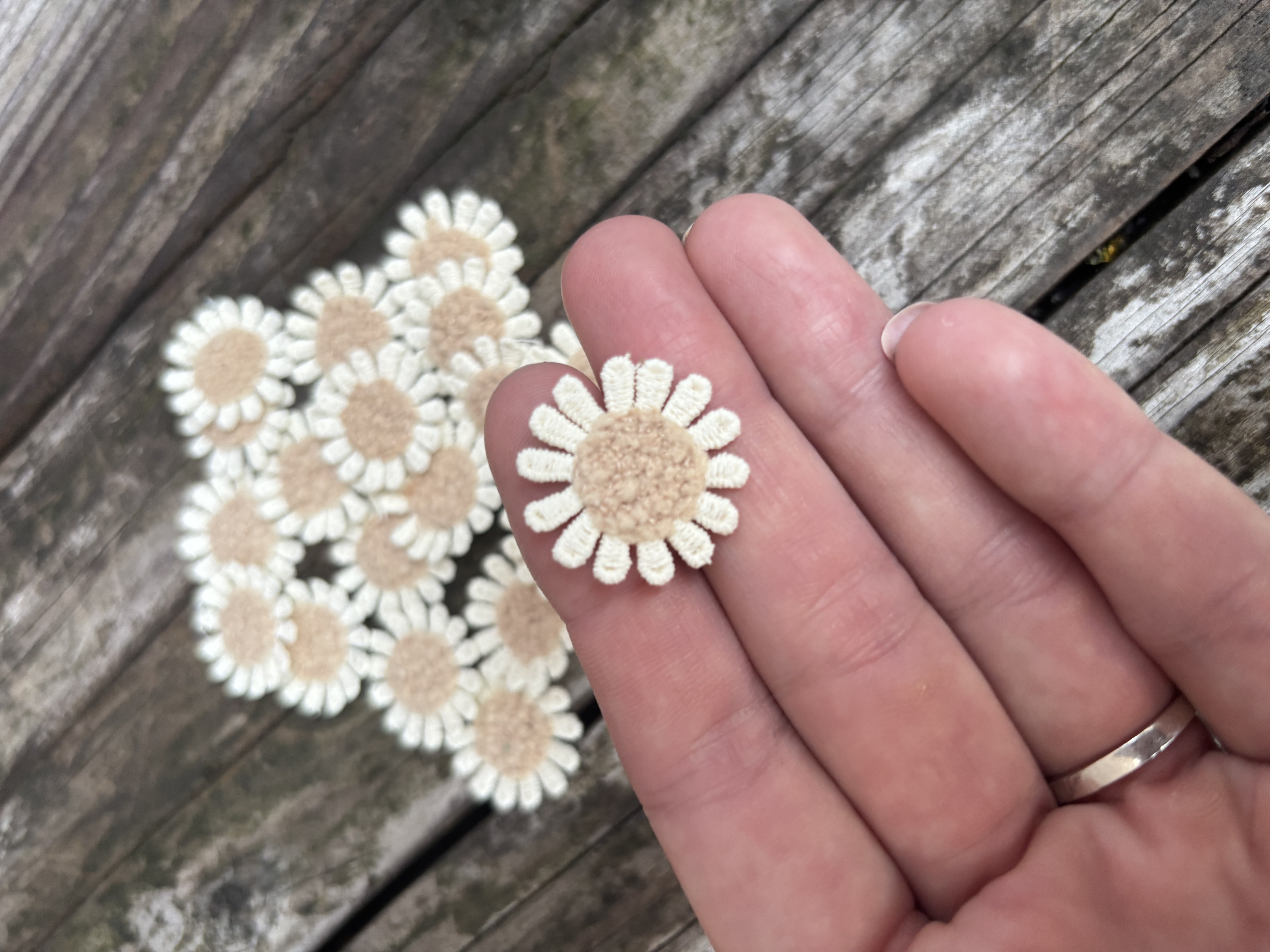Beige bloem stof