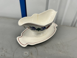 Schenkkannetje behorende bij het kinderservies