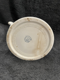 Koffiepot met drie ringen (scheurtje in bodem en tuitje iets beschadigd)