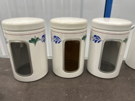 3 Voorraadbussen  met venster