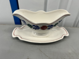 Schenkkannetje behorende bij het kinderservies