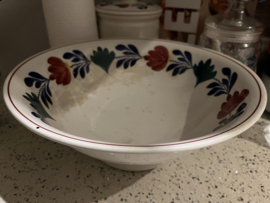 Grote fruitschaal 30cm geproduceerd jaren 20-50  beetje verkleuring aan de binnenkant
