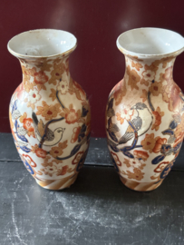 Sierlijke paar Japanse Imari vaasjes