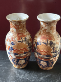 Sierlijke paar Japanse Imari vaasjes