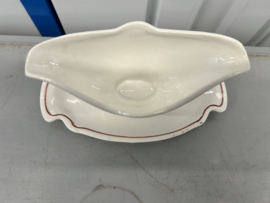 Schenkkannetje behorende bij het kinderservies