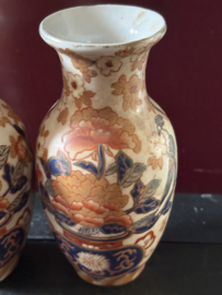 Sierlijke paar Japanse Imari vaasjes