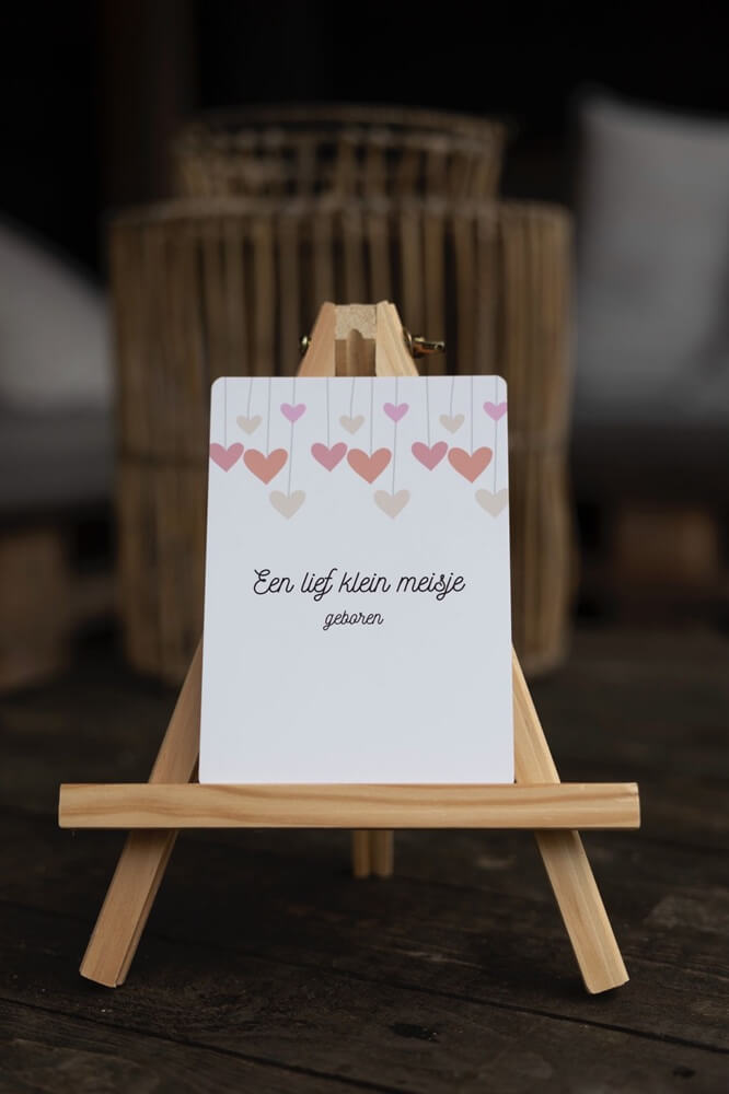 Kaartje Een lief klein meisje geboren