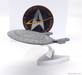 CORGI 1/2000 STAR TREK - U.S.S. ENTERPRISE NCC-1701-D - THE NEXT GENERATION