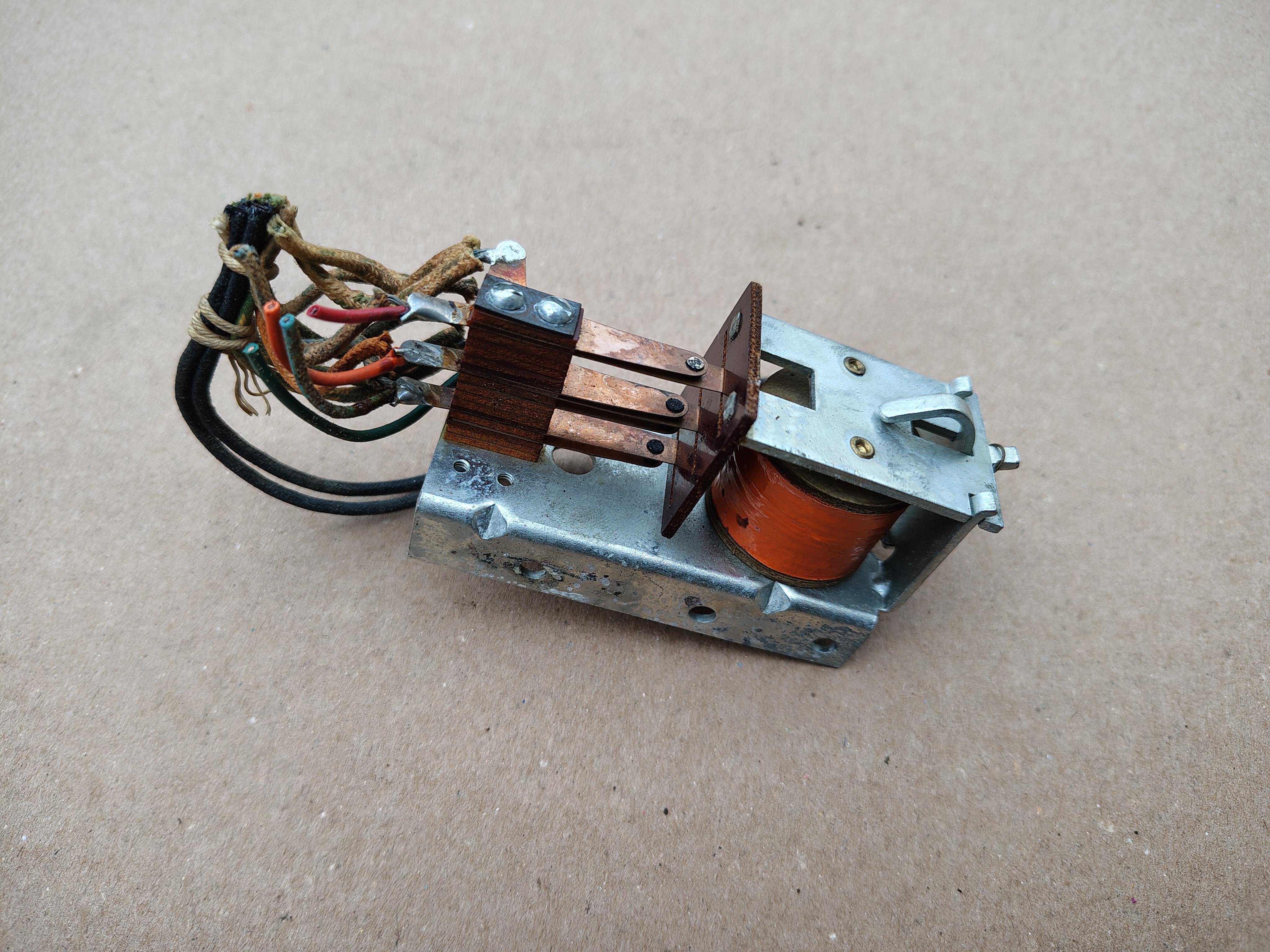 Switch Contact / Mechanism  (United UPB-100)