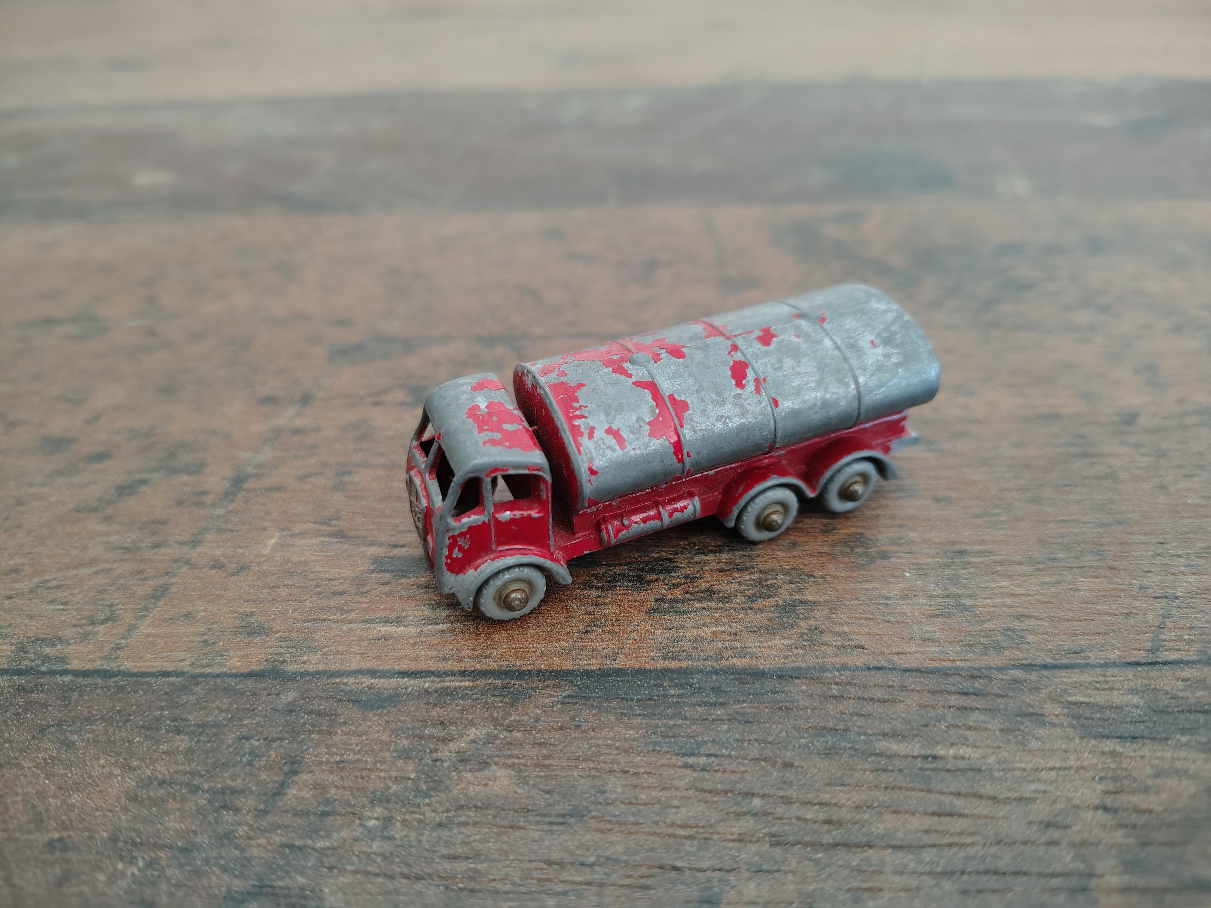 Erf Truck/ Tankwagen/ Esso/ 1955/ Lesney / Matchbox