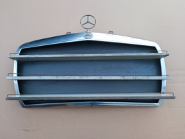 Gril / Car Display (Mercedes W123)