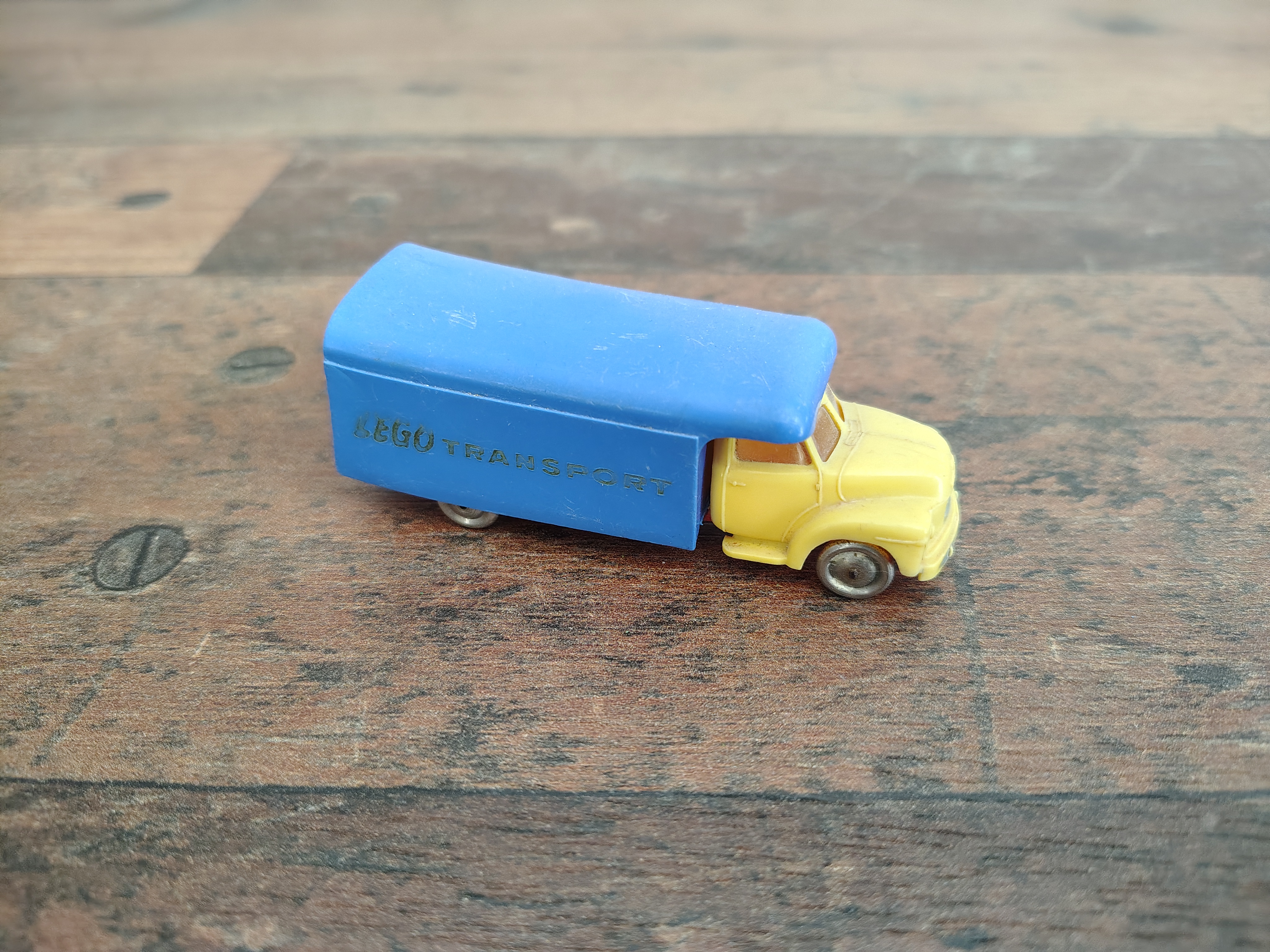 Chevrolet/ Truck/ Vrachtwagen/ Bakwagen/Lego/ 1:87 (jaren 60)