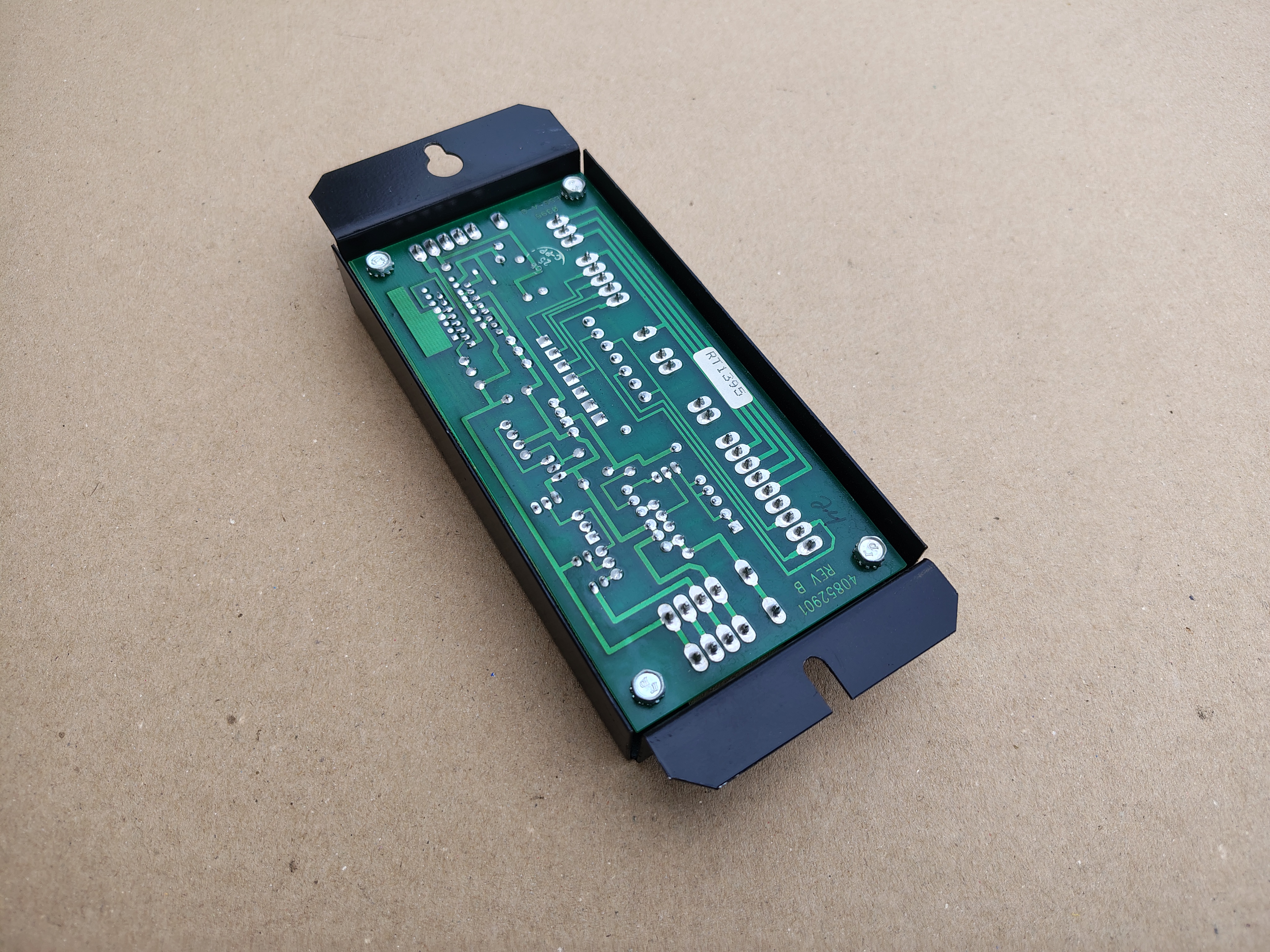 Title Rack-Keyboard Interface/ 40856101 (Rowe-AMi/Div)