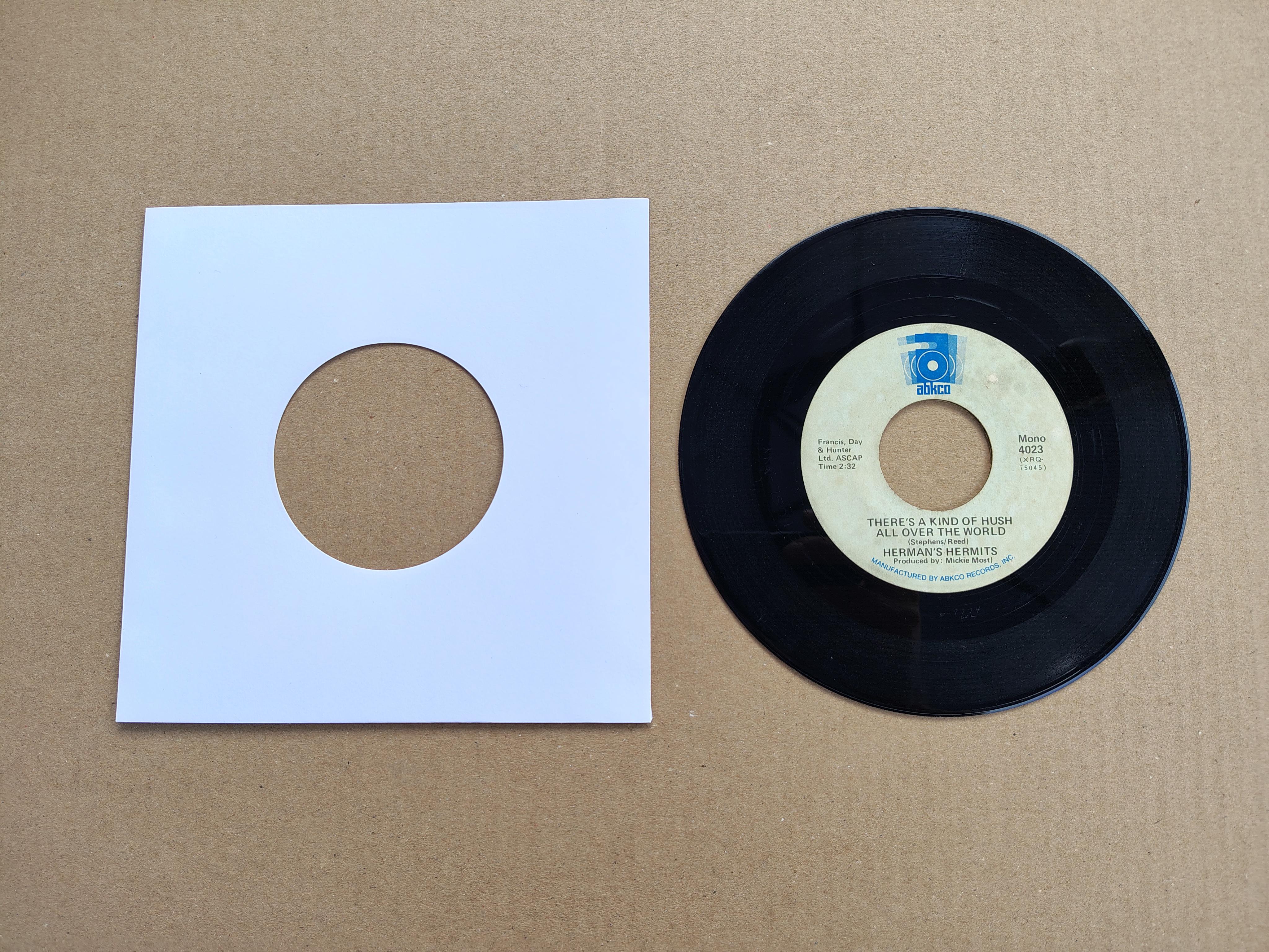 7" Single: Herman's Hermits - There's A Kind Of Hush All Over The World (1967) USA