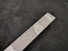 List Under/ RH  (United UPB-100)