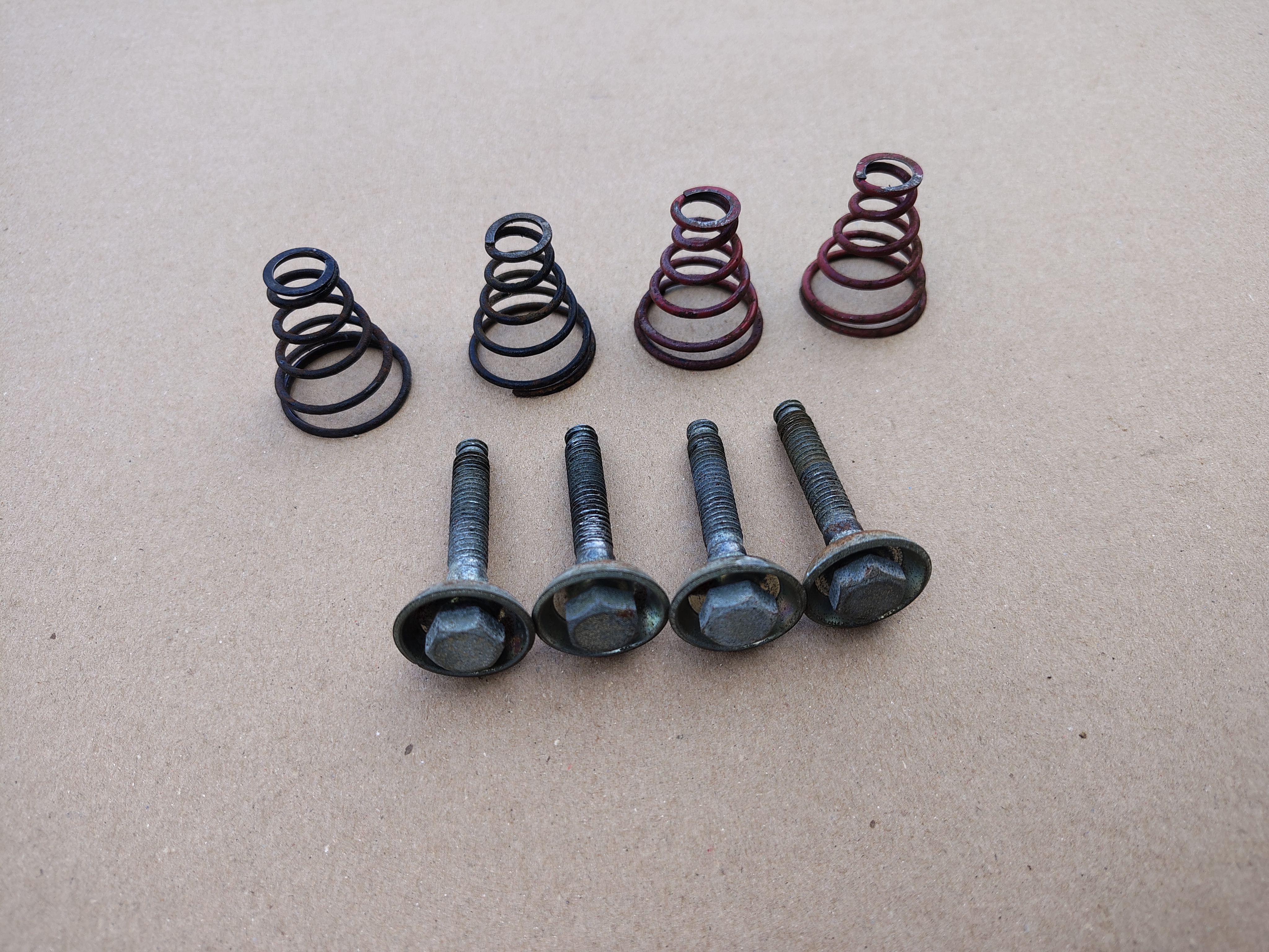 4x Mechanism Spring + Bolt/ Set (Rock-ola 418S/ Rhapsody (1964)