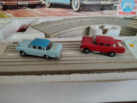 Racebaan 4002/ Opel Kapitan/ Mercedes 220 / Faller AMS