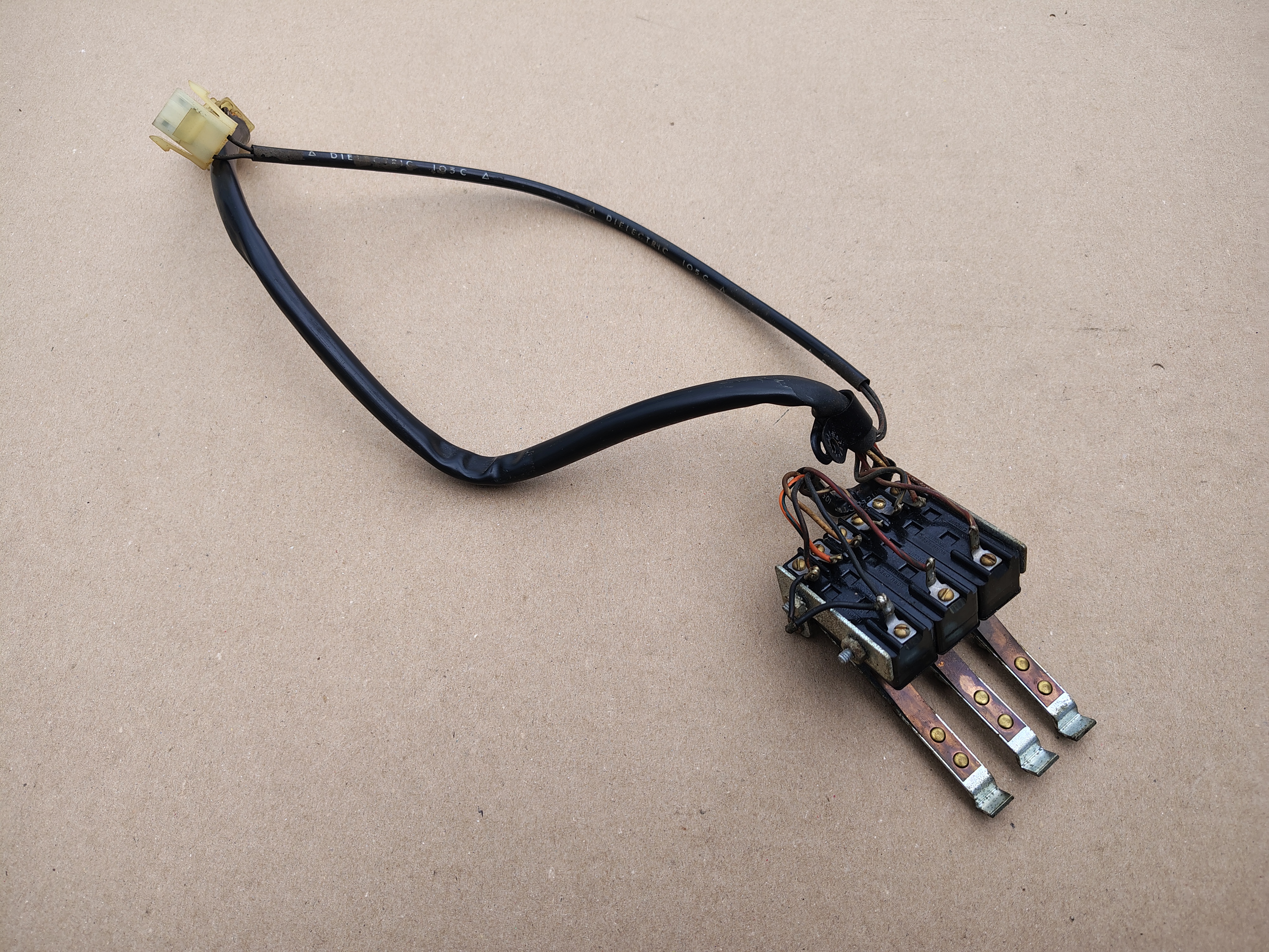 Gripper Arm/ Switch/ Mechnism (Rock-ola 418S/ Rhapsody (1964)