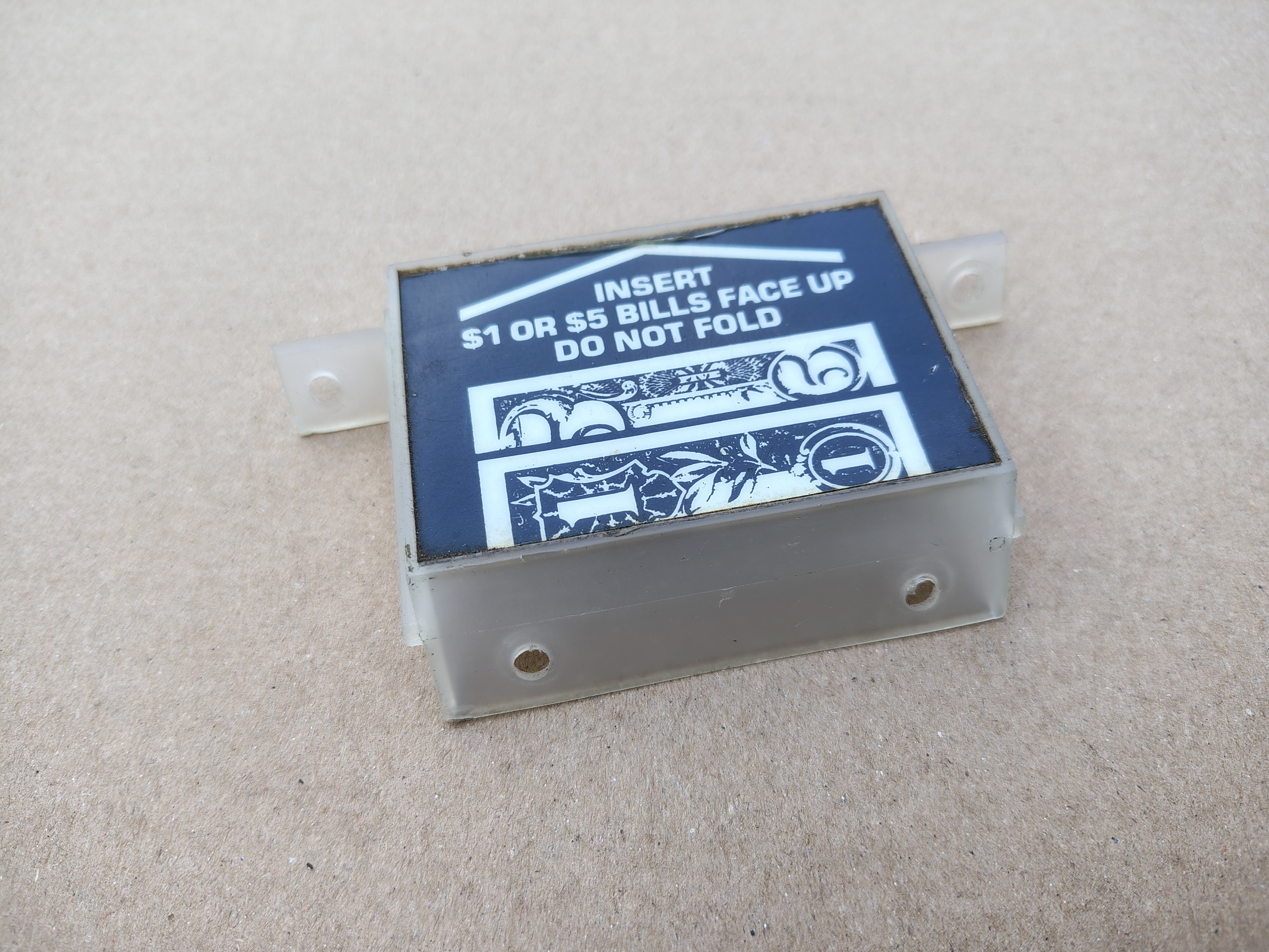 Bills Insert/ Plastic (Rowe-AMi CD-100) USA