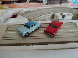 Racebaan 4002/ Opel Kapitan/ Mercedes 220 / Faller AMS