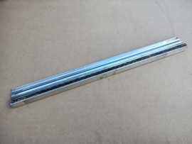 List Under/ Front Door (Rock-ola 418S (1964)