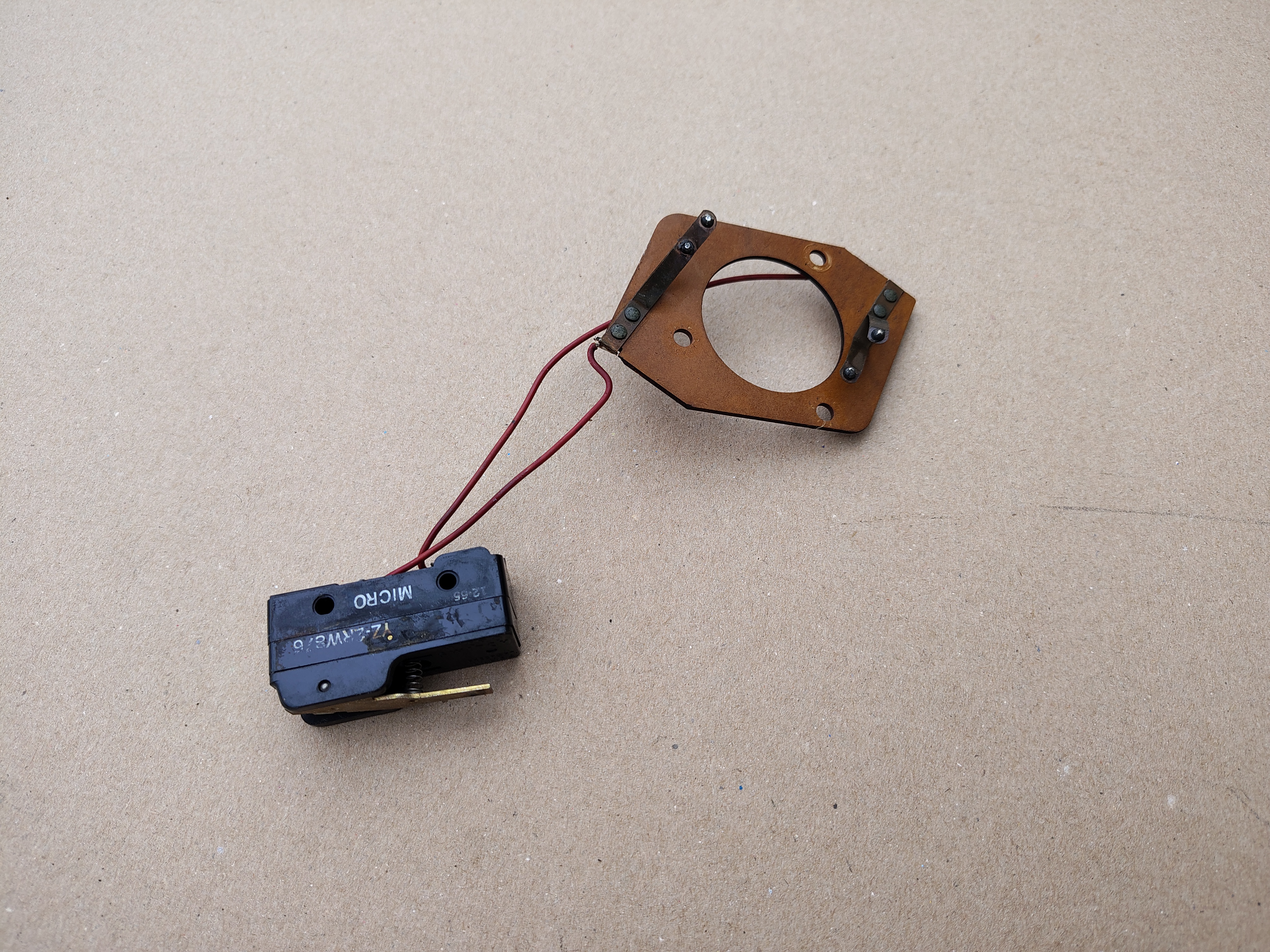 Contact Plate/ Mechanism (Wurlitzer 3000)