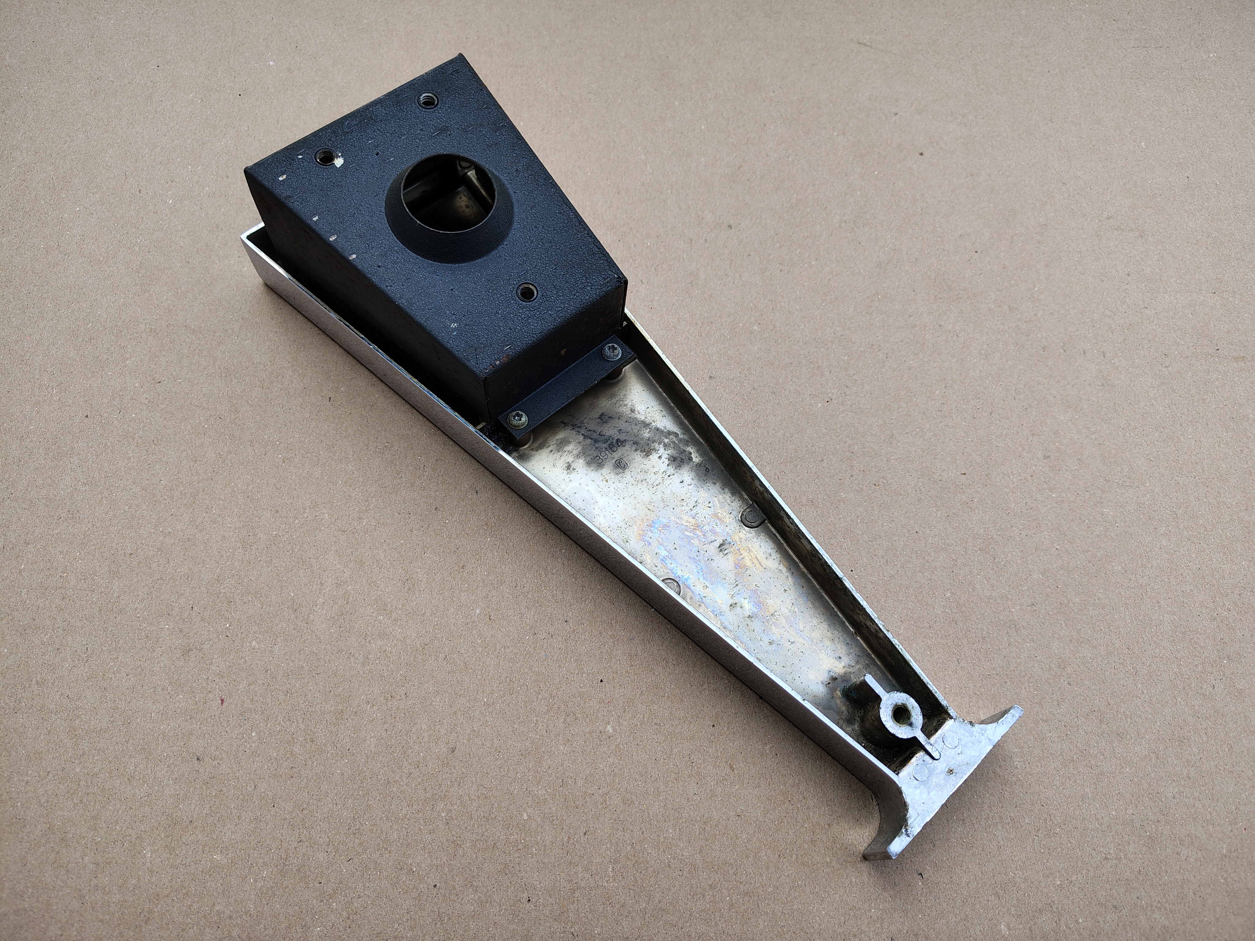 Ornament/ Front Grille (Rock-ola 418S/ Rhapsody (1964)