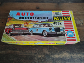 Racebaan 4002/ Opel Kapitan/ Mercedes 220 / Faller AMS