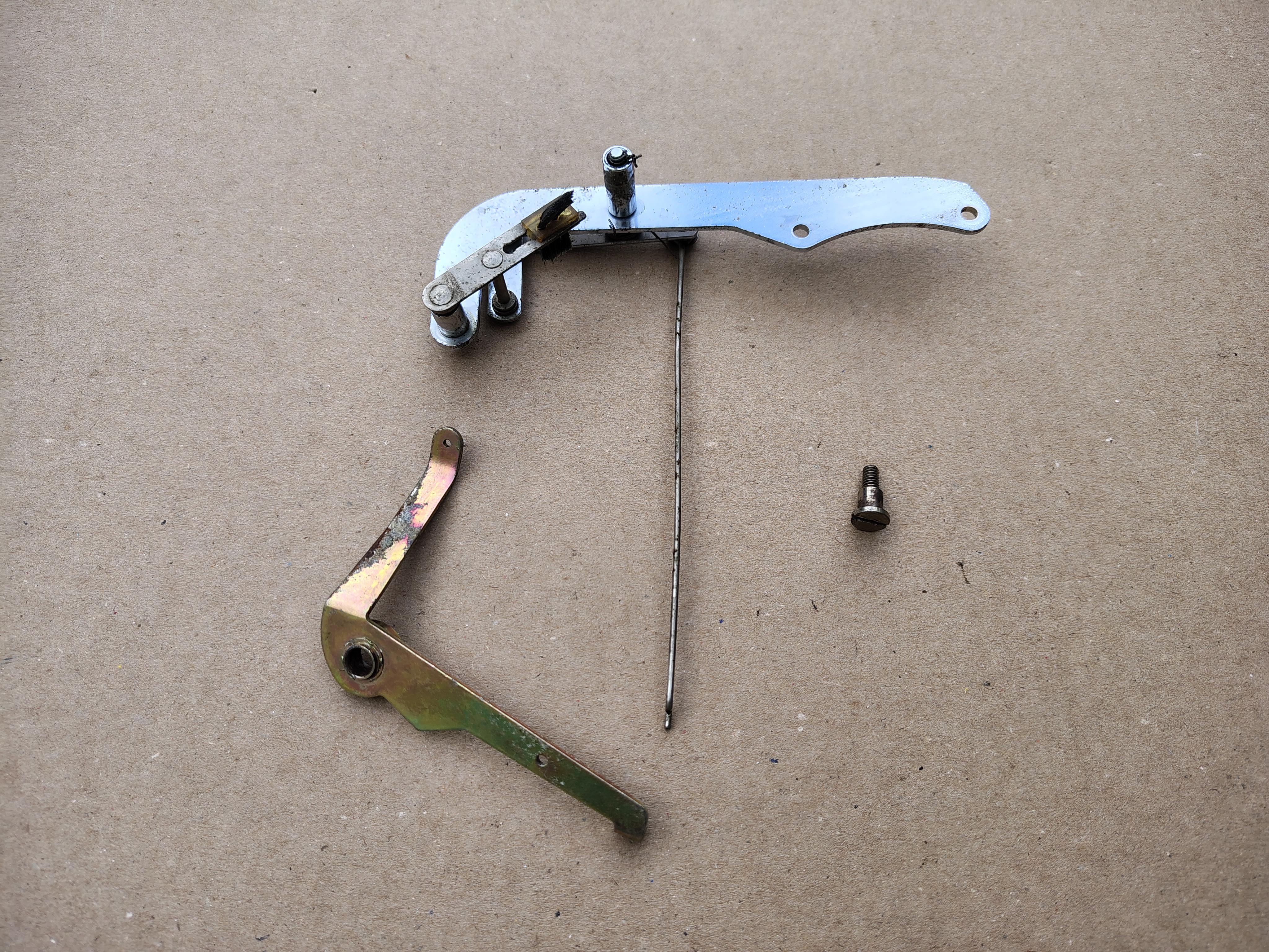 Brush + Stripper Plate/ Mechanism (Seeburg DS160)