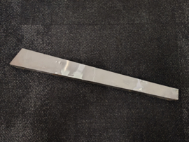 List Under/ RH  (United UPB-100)