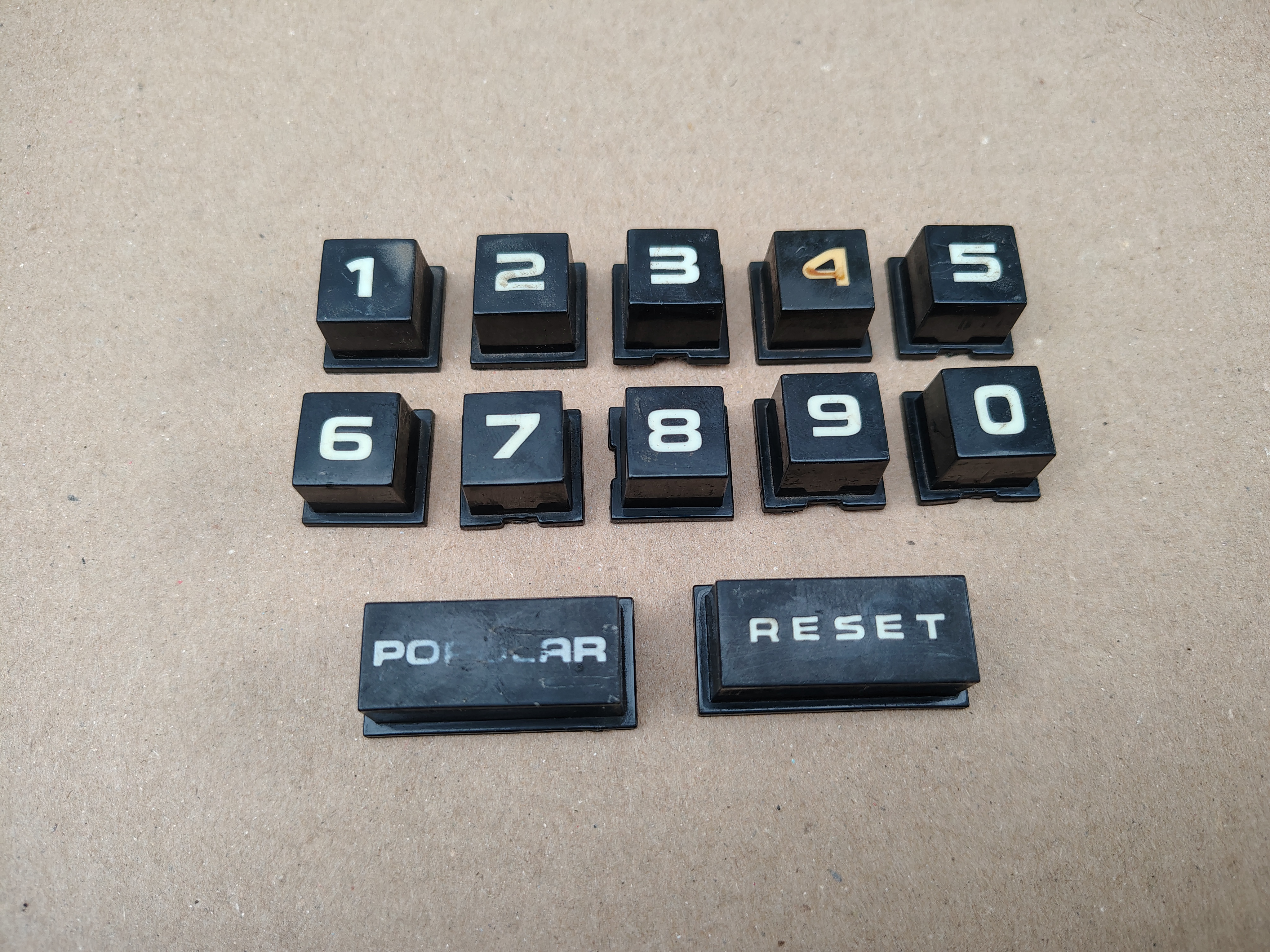 Push Button's/ Black (Rowe-AMi/ R-Serie)